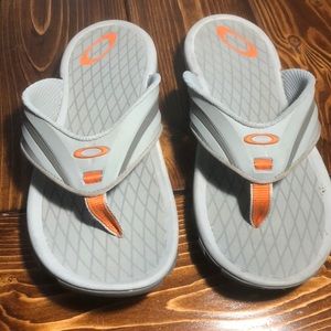 Men’s Oakley Sandals Flip Flops Grey & Orange Sz 9